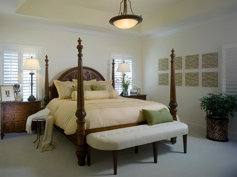 bedroom with bedposts
